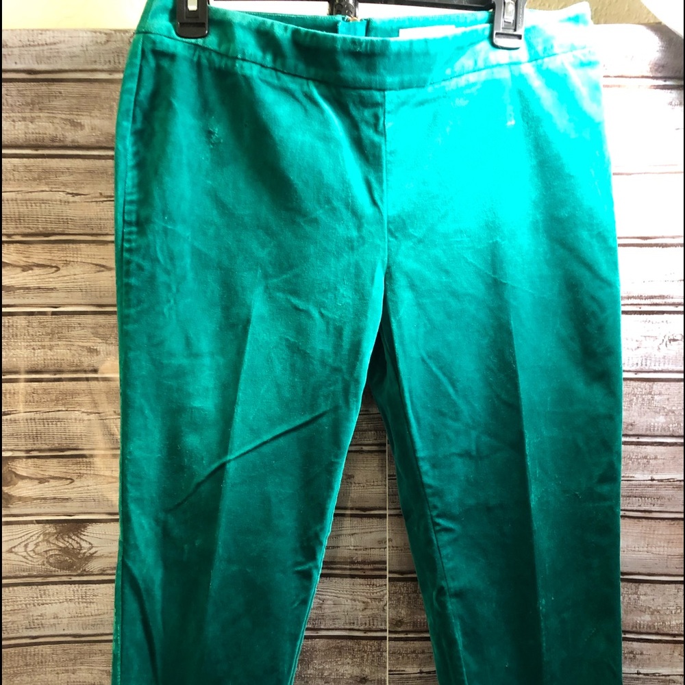Vineyard Vines green velvet pants.  NWOT sz 6